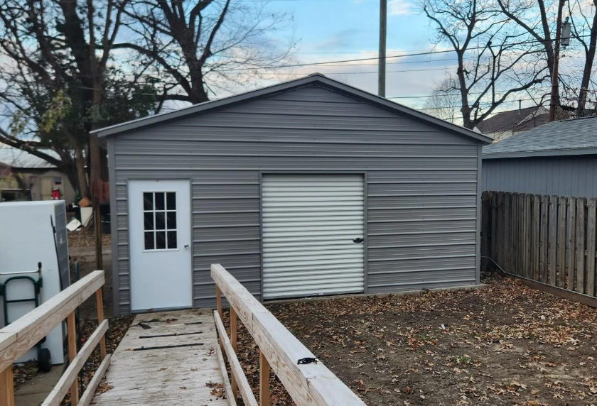 20' x 20' x 9' | Garage