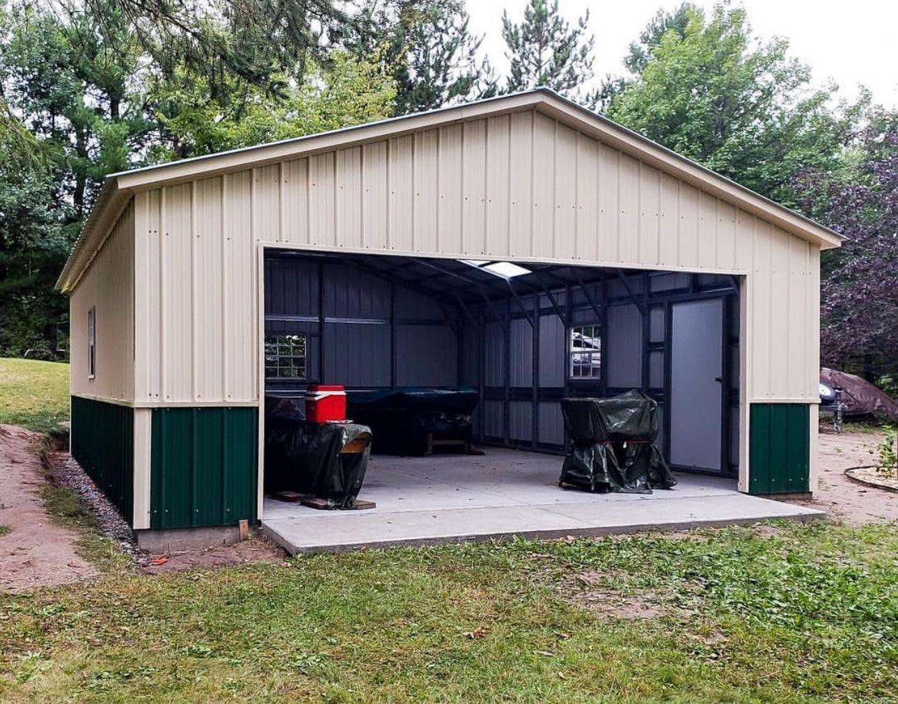 22' x 35' x 9' | Garage